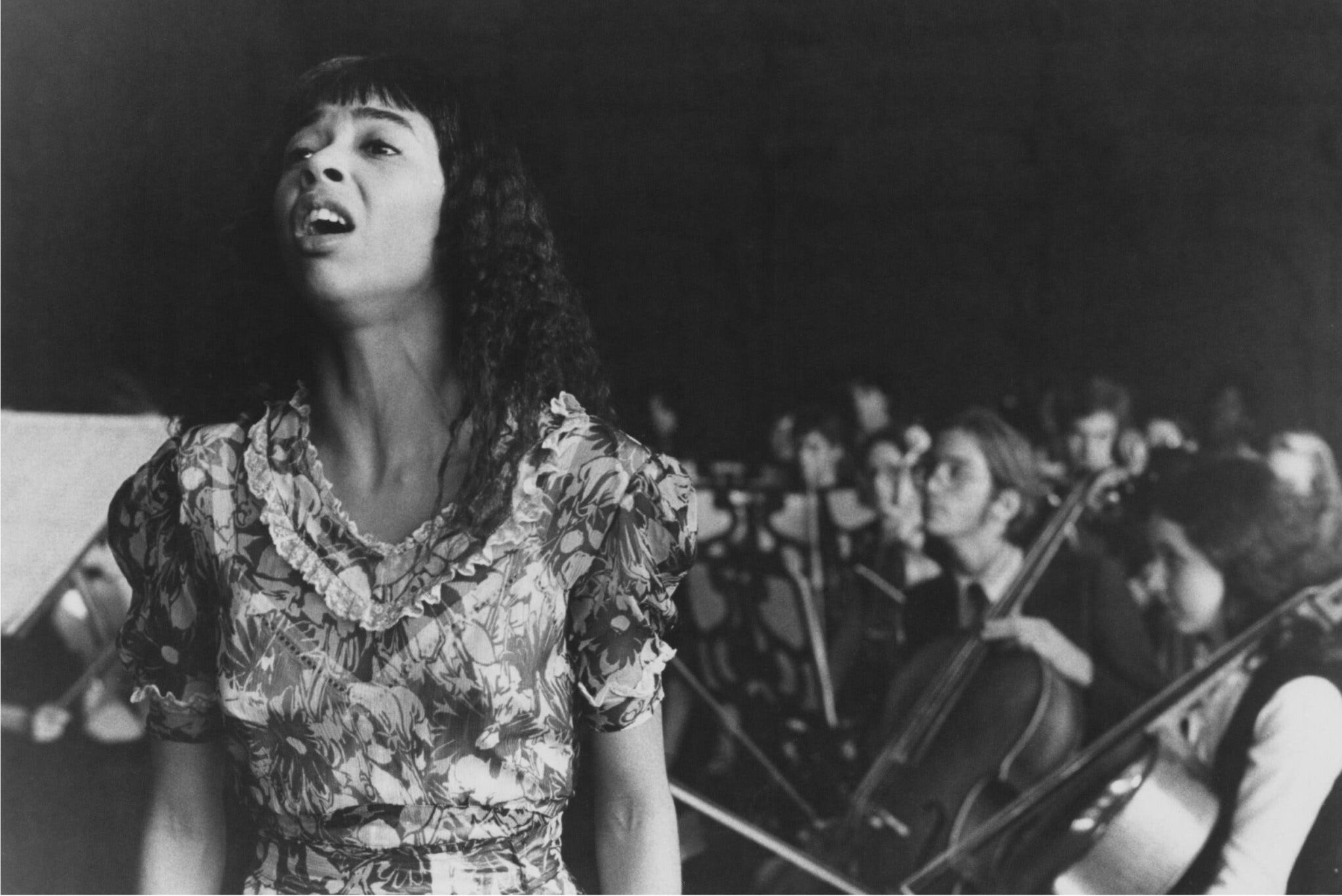 Irene Cara Fame And Flashdance Singer Dies At 63 Dance Resource Center 9695